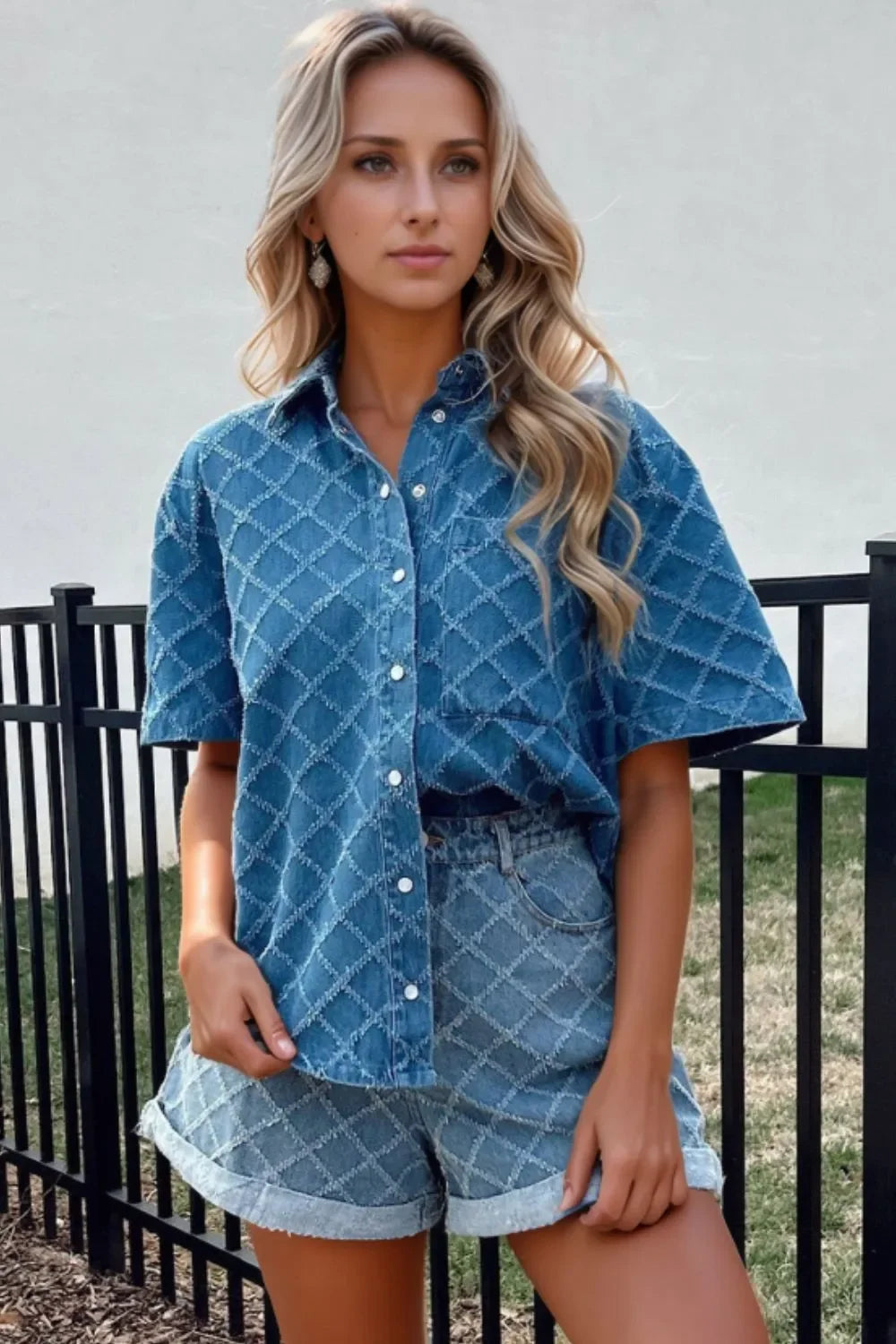 Pocketed Collared Neck Short Sleeve Denim Shirt - tif-shop24.de