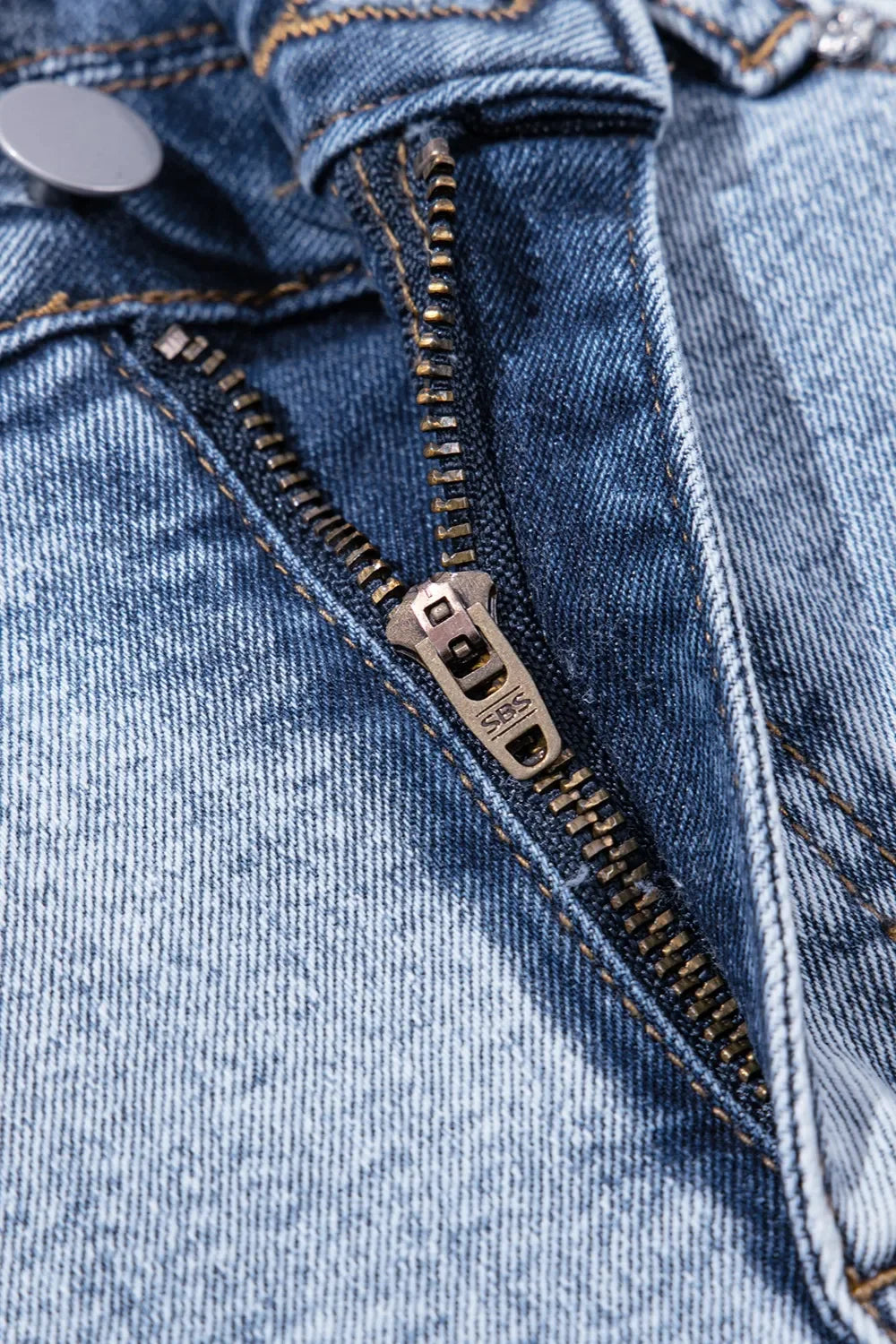 Rhinestone Light Wash Raw Hem High Waist Denim Shorts - tif-shop24.de