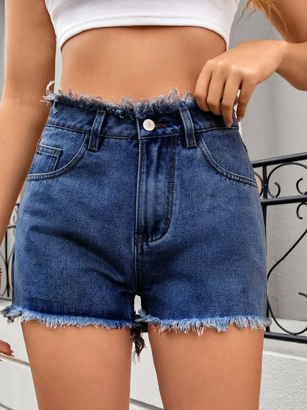 Washed Raw Hem Denim Shorts - tif-shop24.de