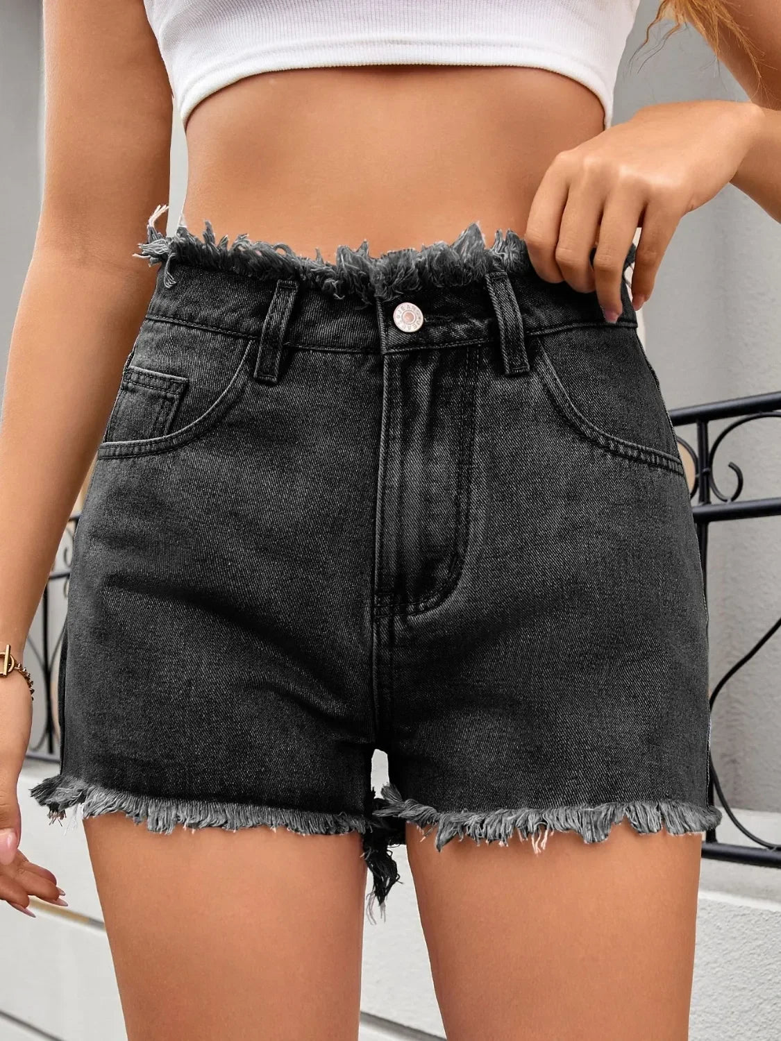 Washed Raw Hem Denim Shorts - tif-shop24.de