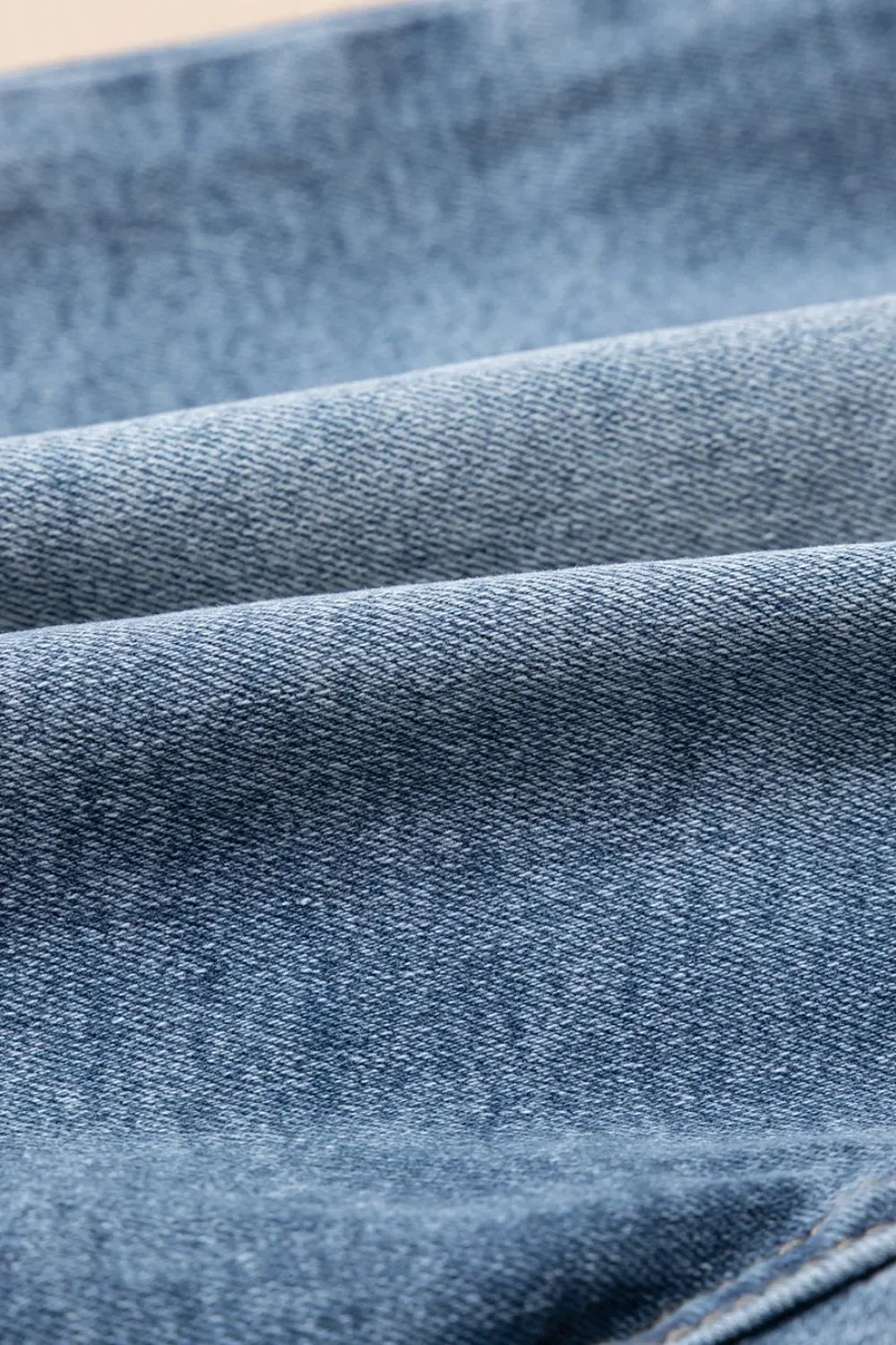 Pearl Beaded Raw Hem Wash Denim Shorts - tif-shop24.de