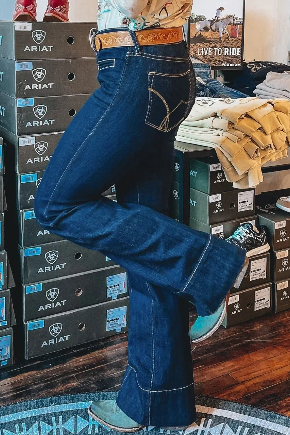 Center Seam Deep Wash Straight Jeans - tif-shop24.de