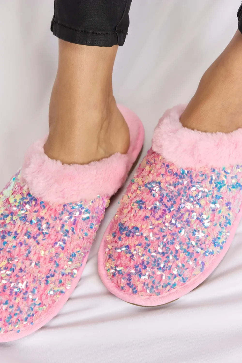 Forever Link Sequin Plush Round Toe Slippers - tif-shop24.de