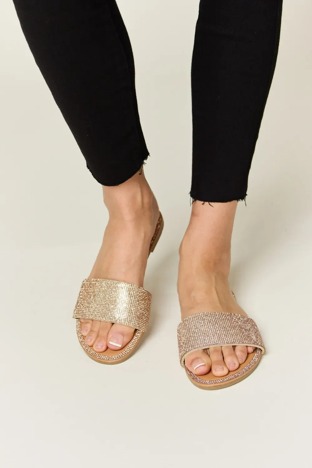 WILD DIVA Rhinestone Open Toe Flat Sandals - tif-shop24.de