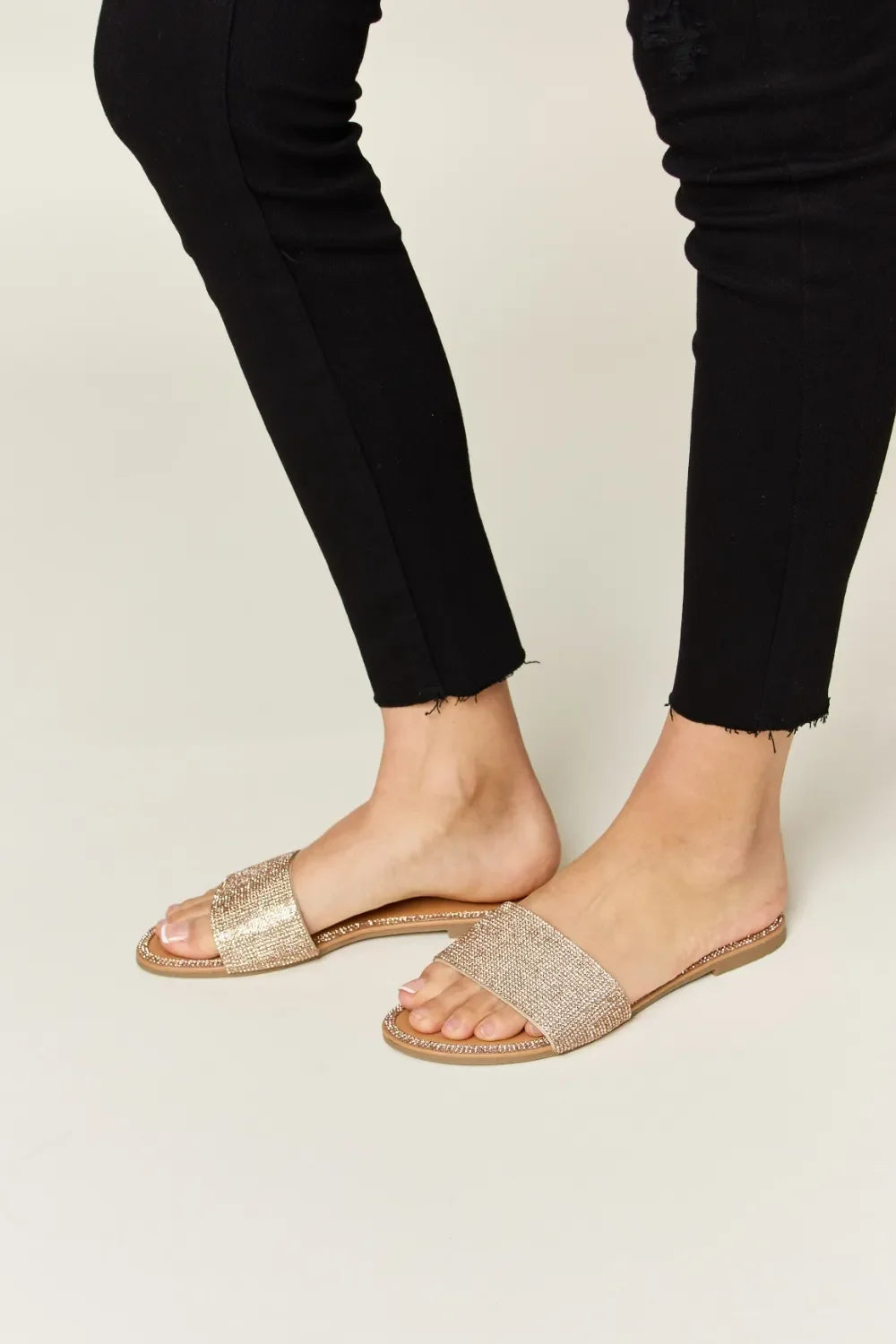 WILD DIVA Rhinestone Open Toe Flat Sandals - tif-shop24.de