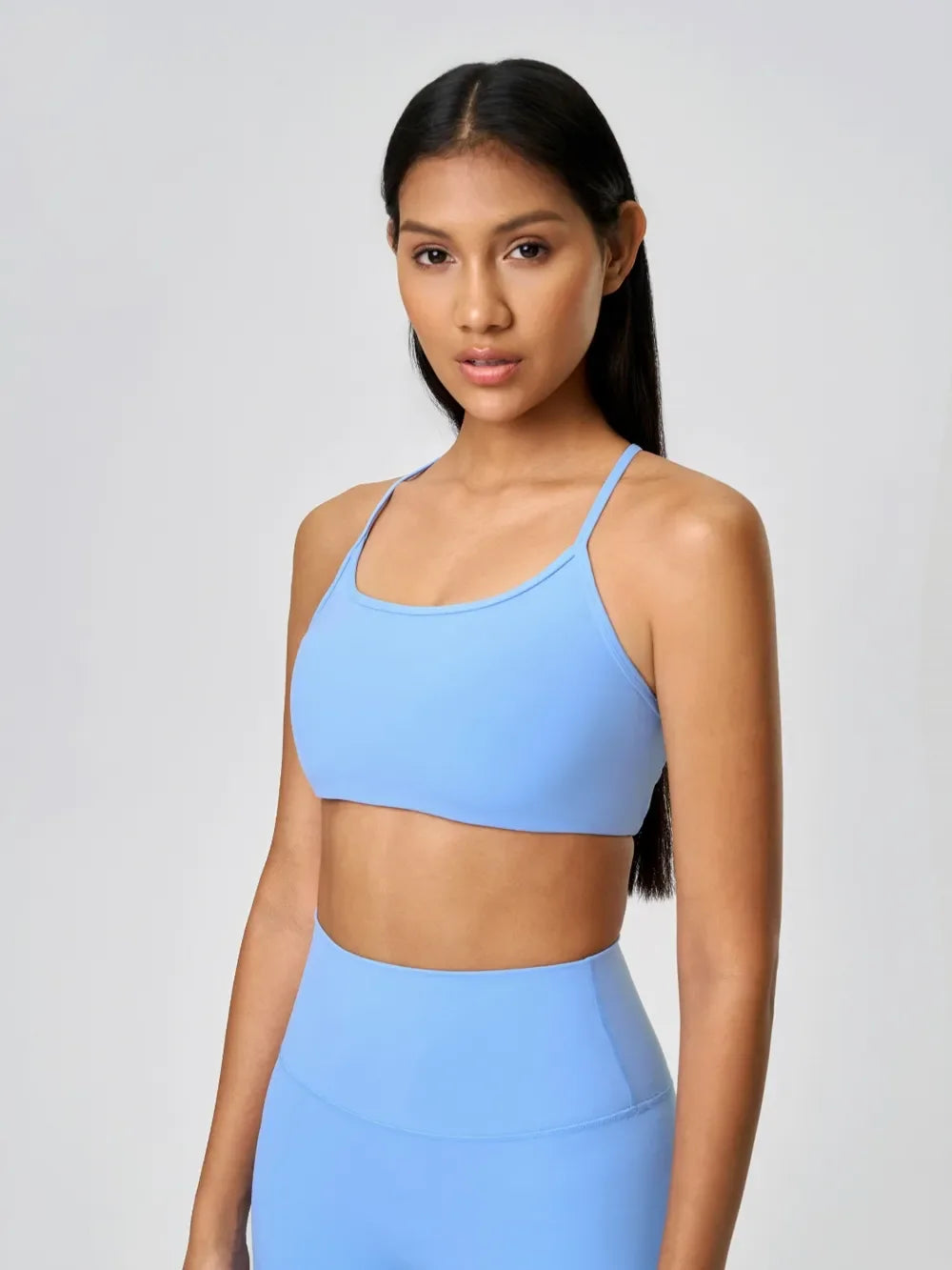 Millennia Crisscross Back Scoop Neck Active Cami with Detachable Chest Pads - tif-shop24.de