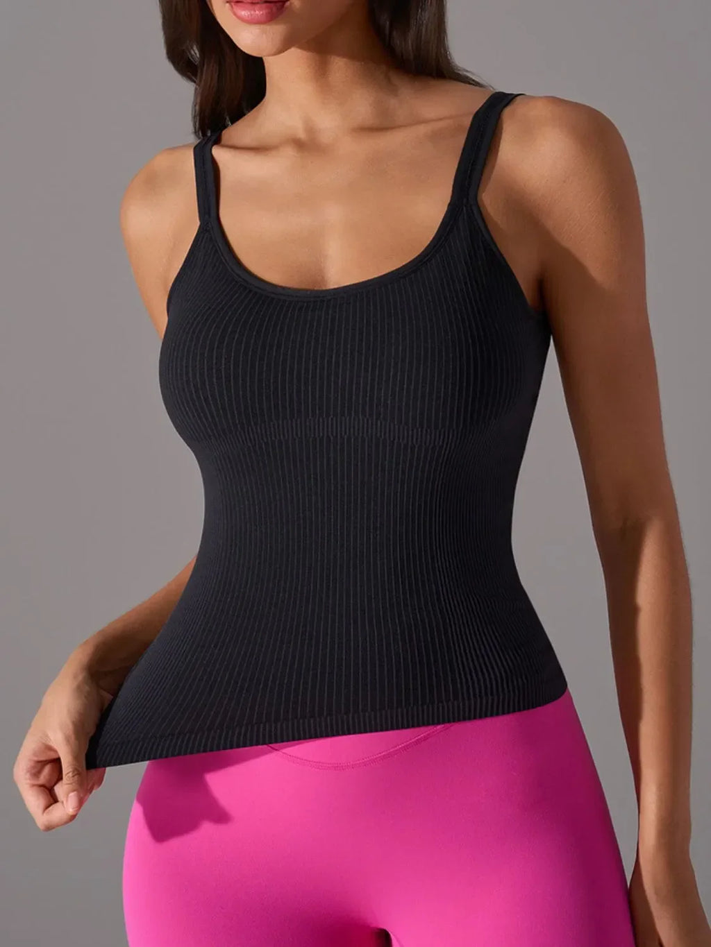 Scoop Neck Active Tank with Detachable Chest Pads - tif-shop24.de