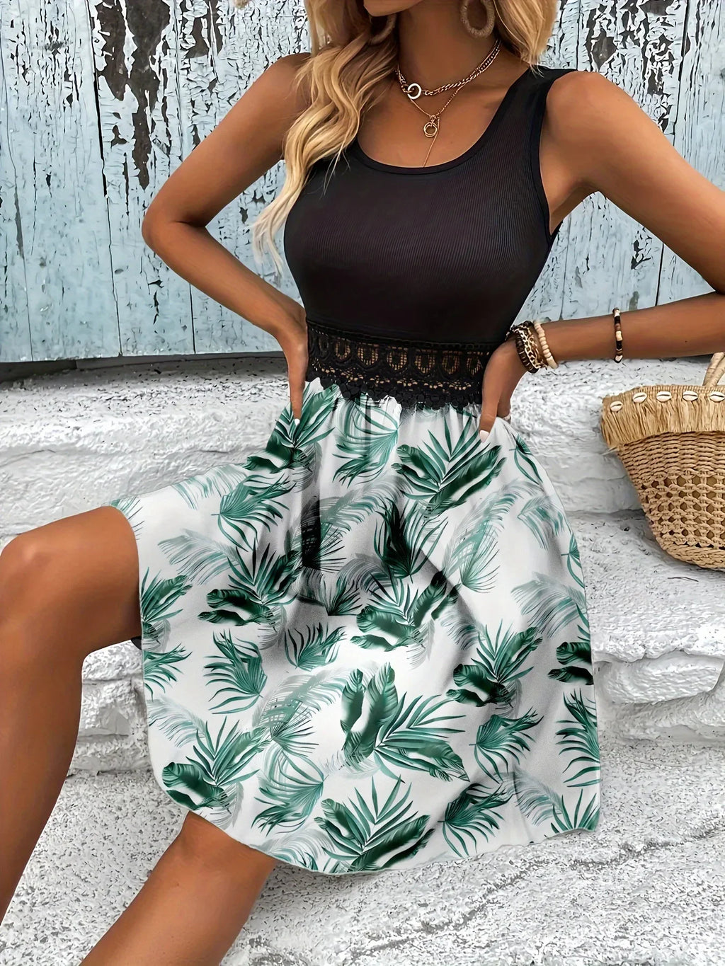 Tropical Print Sleeveless Summer Dress with Lace Waist Detail - tif-shop24.de