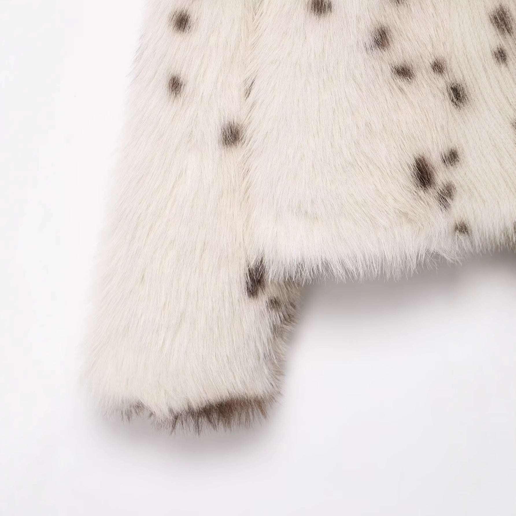 Women's collar long sleeved faux fur effect jacket - tif-shop24.de