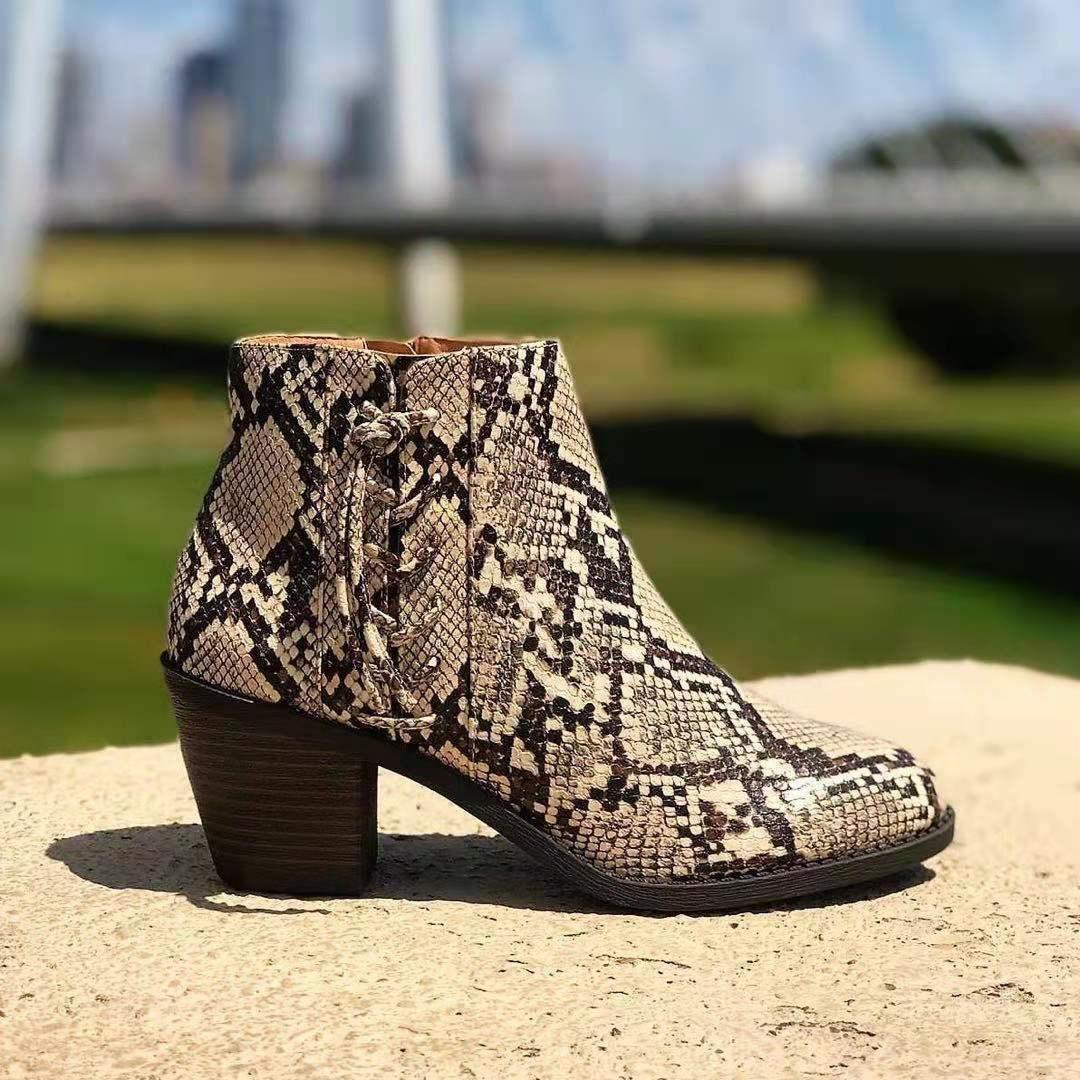 Stiefeletten mit Krokodilmuster, spitze Zehen, Leopardenmuster, klobige Schuhe mit Blockabsatz | tif-shop24.de