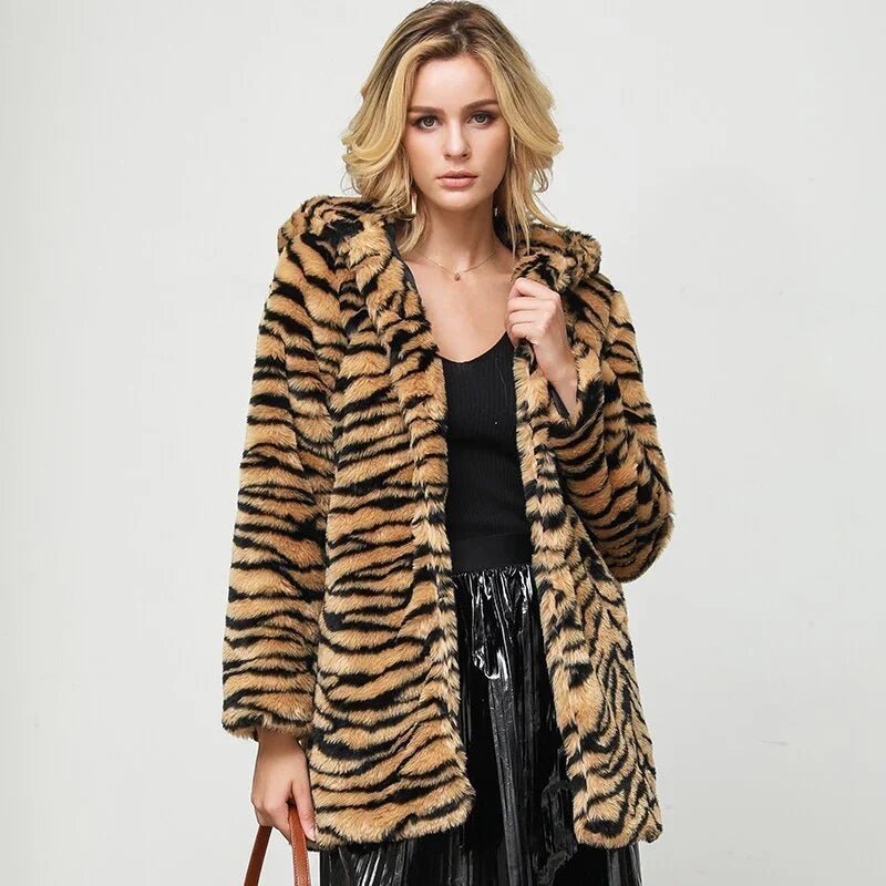 Herbst Winter Neue Nachahmung Pelzmantel Weibliche Lange Leopard Mantel Mit Kapuze Koreanische Große Größe 4XL Frauen Faux Pelz Jacke | tif-shop24.de