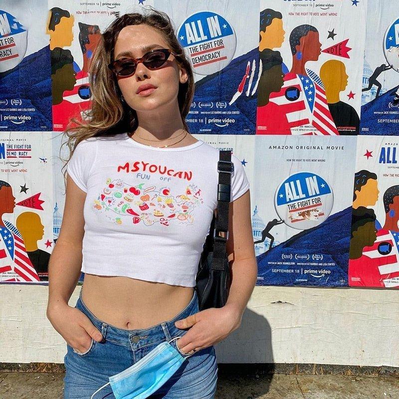 2000s Streetwear Cartoon Print Weiß Baby Tee — Y2K Ästhetik, Kurzarm Crop Top für Damen | tif-shop24.de